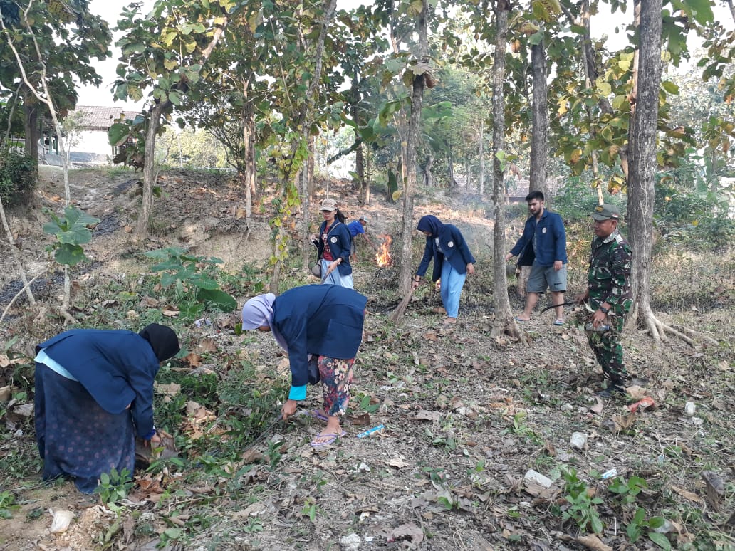 KERJA BAKTI UNTUK PERSIAPAN SEDEKAH BUMI DESA SADANG TAHUN 2019
