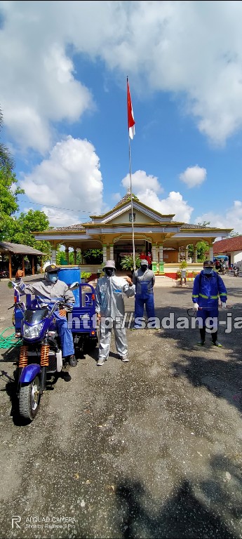 PENYEMPROTAN DESINFEKTAN TAHAP 3 OLEH TIM GAWAT DARURAT PEMDES SADANG