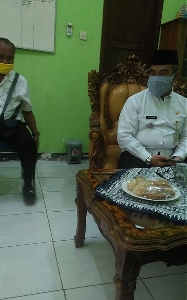 MULAI 4 JUNI 2020 SELURUH PENGUNJUNG PASAR JATIROGO WAJIB MEMAKAI MASKER