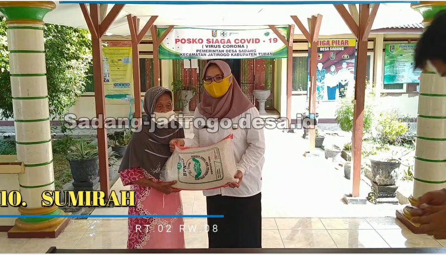 PENYERAHAN BANTUAN PANGAN NON TUNAI DAERAH (BPNTD) TAHAP 3